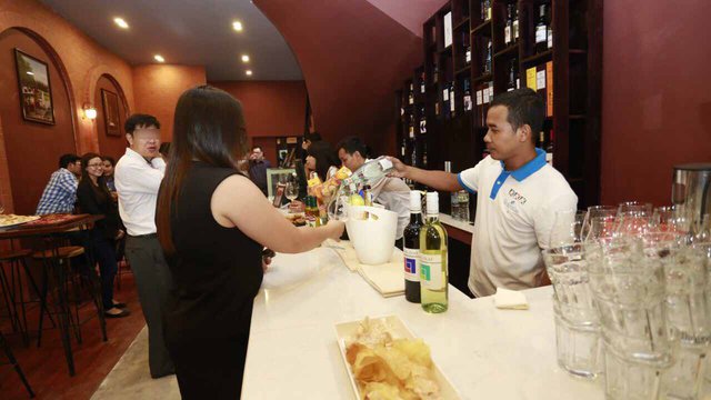 នេះជាហាង The Providore ស្ថិតនៅផ្លូវសុធារសក្រុងភ្នំពេញ (រូបថត៖ ហេង ភារម្យ)