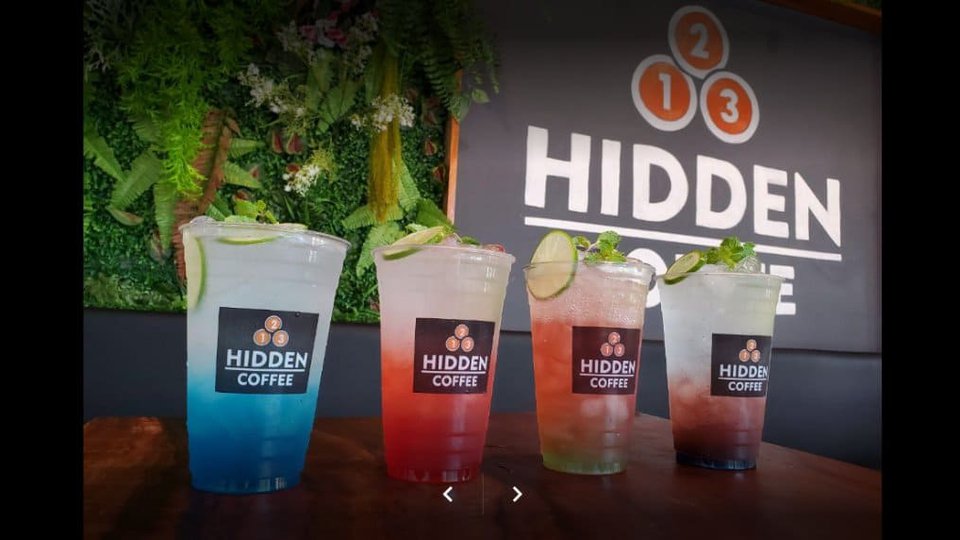 ក្រសួងសុខាភិបាល អំពាវនាវឲ្យអ្នកធ្លាប់ហាងកាហ្វេ Hidden Coffee នៅសង្កាត់ទឹកថ្លា កាលពីថ្ងៃទី០៤ធ្នូ ទៅធ្វើតេស្តរកកូវីដ-១៩ ក្រោយរកឃើញវិជ្ជមានម្នាក់(មុនរកឃើញថាវិជ្ជមានកូវីដ) ធ្លាប់ទៅហាងកាហ្វេនេះ