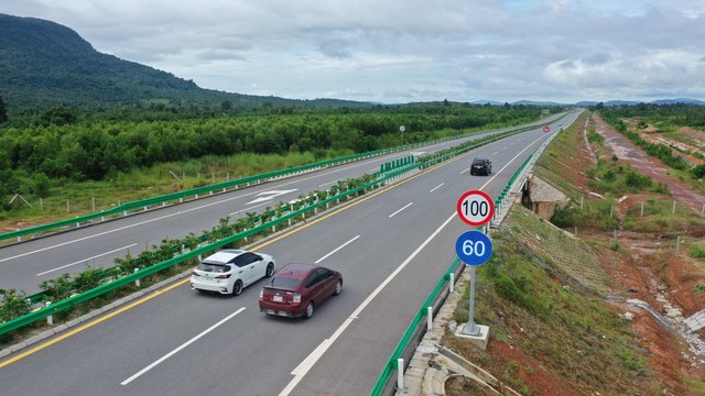 ផ្លូវល្បឿនលឿនភ្នំពេញ-ក្រុងព្រះសីហនុ