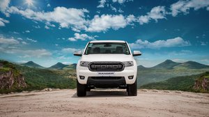 Ford Ranger XLT ស៊េរីថ្មីឆ្នាំ 2022 បានមកដល់ប្រទេសកម្ពុជាហើយ