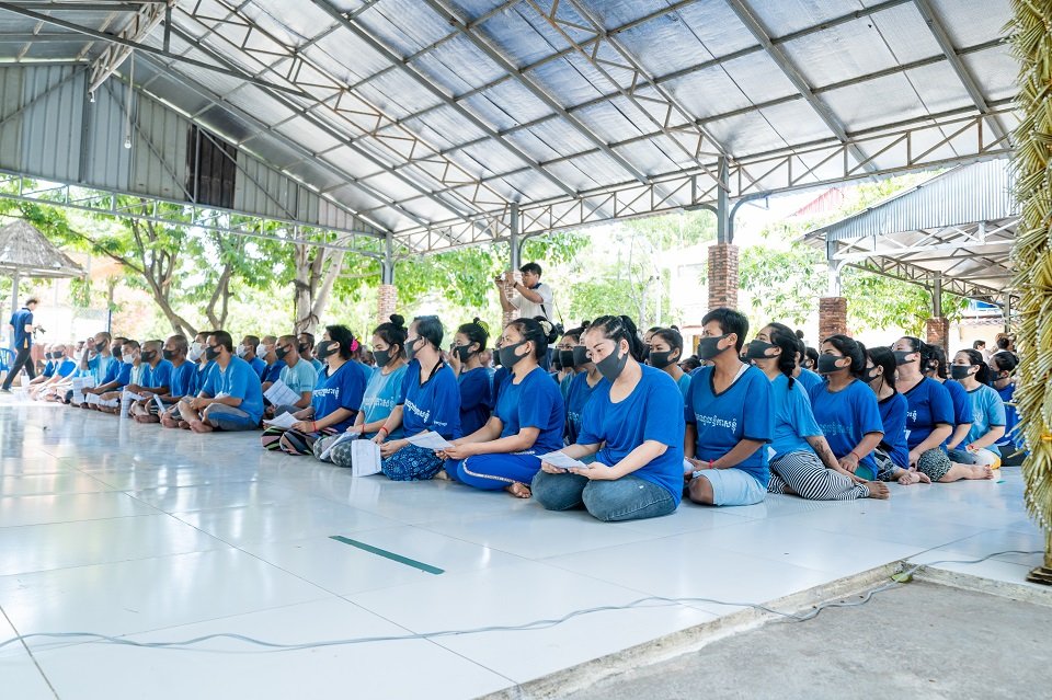 បុរី មេគង្គ លែន បរិច្ចាកថវិការ ជូនដល់អង្គការហូប កម្ពុជា ក្នុងការពិនិត្យ និងព្យាបាលត្រចៀក ច្រមុះ ជូនដល់ មជ្ឈមណ្ឌលស្តារលទ្ធភាពពលកម្មឱកាសខ្ញុំ