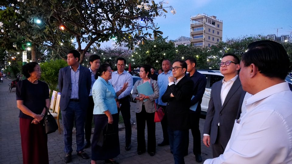 Intro-Hook.00_10_10_11.Still001