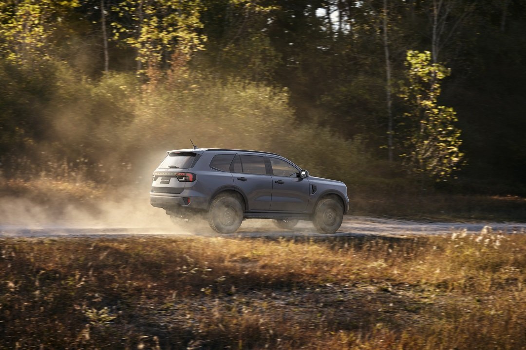 MY26-5 Ford Everest Active Meteor Grey
