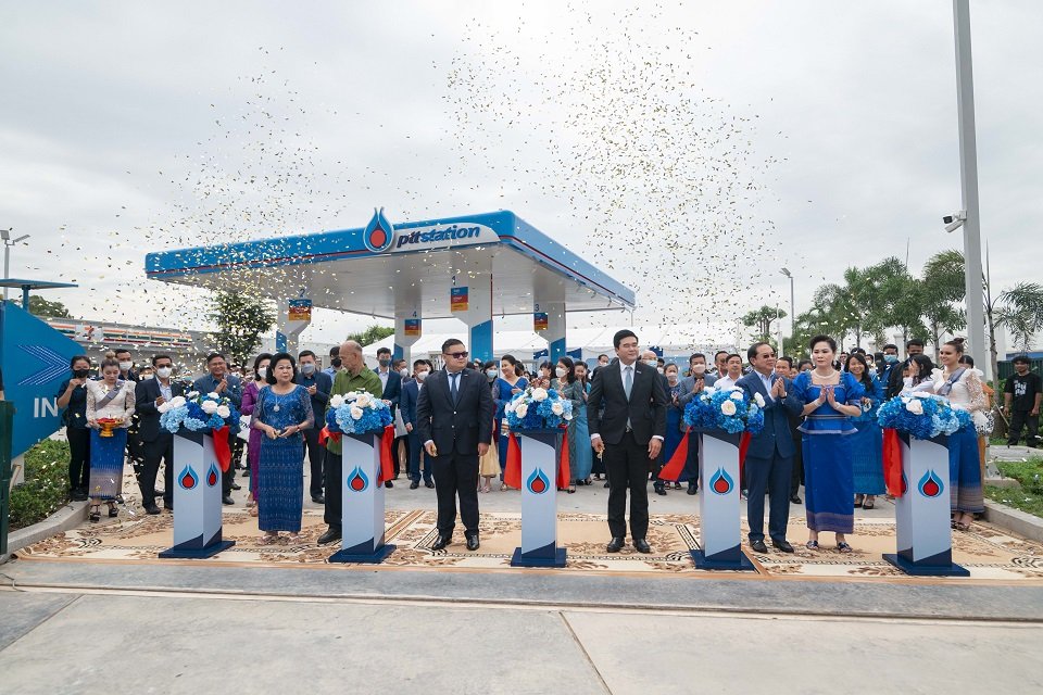 ការសម្ពោធជាផ្លូវការ ស្ថានីយប្រេងឥន្ធនៈ PTT ព្រែកហូរ នៅតាមតាមបណ្ដោយផ្លូវក្រវាត់ក្រុងទី២ (ផ្លូវ៥០ម៉ែត្រ) ភូមិបត្តាជី សង្កាត់ព្រែកហូរ ក្រុងតាខ្មៅ ខេត្តកណ្តាល។