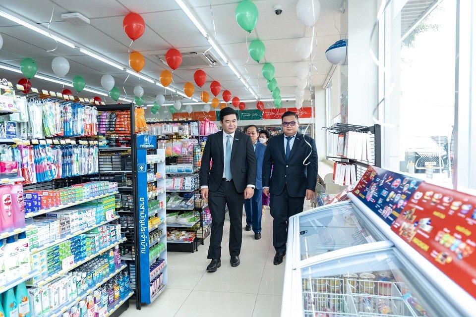 ការសម្ពោធជាផ្លូវការ ស្ថានីយប្រេងឥន្ធនៈ PTT ព្រែកហូរ នៅតាមតាមបណ្ដោយផ្លូវក្រវាត់ក្រុងទី២ (ផ្លូវ៥០ម៉ែត្រ) ភូមិបត្តាជី សង្កាត់ព្រែកហូរ ក្រុងតាខ្មៅ ខេត្តកណ្តាល។