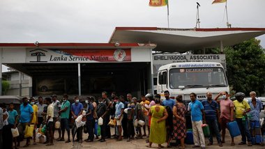 Sri lanka no fuel