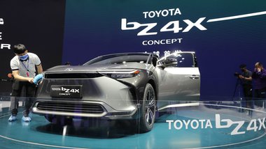 Toyota ដែលគ្រោងនឹងផ្អាកការផលិតនោះរួមមាន ម៉ូឌែល «Lexus» និង «Land Cruiser»