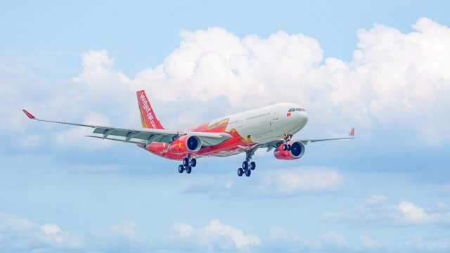 Vietjet បញ្ចុះតម្លៃសំបុត្រសម្រាប់ភ្ញៀវធ្វើដំំណើរបែបធុរកិច្ច (Business) និង SkyBoss៖  ចំណាយតែពាក់កណ្ដាលនៃថ្លៃសំបុត្រ ភ្ញៀវទទួលបានបទពិសោធន៍បែបប្រណីត
