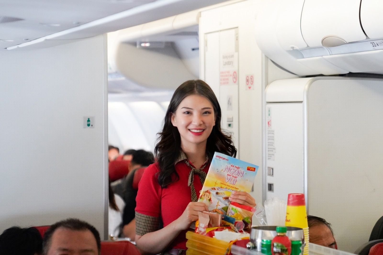 Vietjet crew