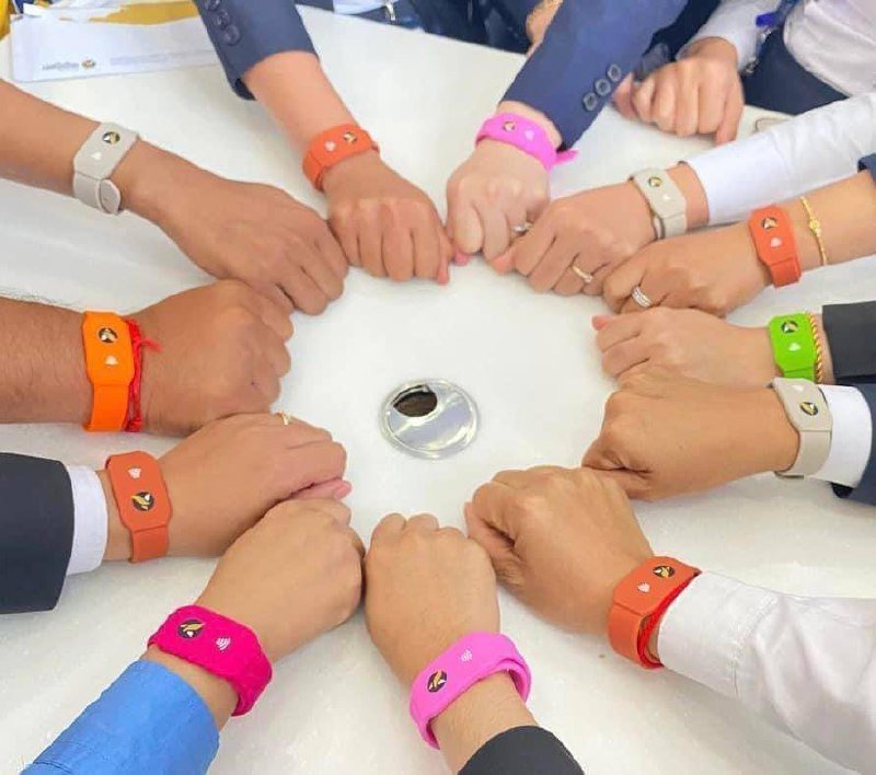 អេស៊ីលីដា ទើបតែបានដាក់ឲ្យប្រើប្រាស់នូវឧបករណ៍ទំនើបទាន់សម័យថ្មីមួយទៀត គឺ PayBand ដែលមានមុខងារសម្រាប់ការប្រើប្រាស់ទូទាត់ ឬដក-ដាក់ប្រាក់យ៉ាងងាយស្រួល លឿនរហ័ស និងសុវត្ថិភាពខ្ពស់។