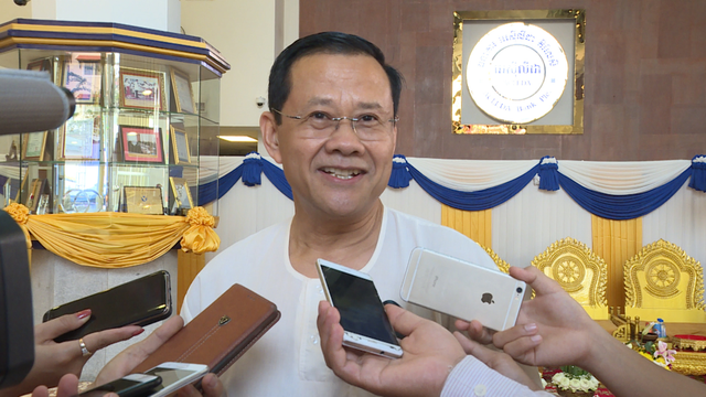 លោកបណ្ឌិត អ៊ិន ចាន់នី ប្រធាននាយកប្រតិបត្តិធនាគារអេស៊ីលីដា ថ្លែង ក្នុងពិធី ជួបជុំបុគ្គលិកធនាគារអេស៊ីលីដា ក្នុងឱកាស អបអរសាទរបុណ្យចូលឆ្នាំប្រពៃណីខ្មែរ កាលពីពេលថ្មីៗនេះ