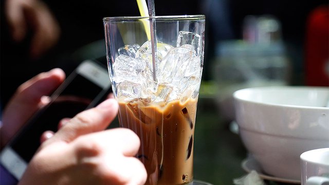 ការទទួលទាន​កាហ្វេ​ច្រើន​កាត់​បន្ថយ​ហានិភ័យ​នៃ​ការស្លាប់។