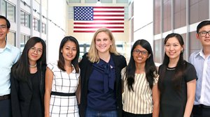 រូបថតឯកសារ​និស្សិត​កម្ពុជា​ដែលចេញទៅរៀននៅសហរដ្ឋអាមេរិក​តាមរយៈ​កម្មវិធី​អាហារូបករណ៍ Fulbright។ រូបថត៖ ស្ថានទូត​អាមេរិក