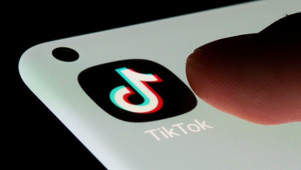 អាមេរិកជំរុញក្រុមហ៊ុន Apple និង Google ដកកម្មវិធី TikTok ចេញពី App Store និង Play Store