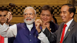 នាយករដ្ឋមន្ត្រីឥណ្ឌា Narendra Modi និងប្រធានាធិបតីឥណ្ឌូនេស៊ី Joko Jokowi Widodo នៅកោះបាលី ប្រទេសឥណ្ឌូនេស៊ីថ្ងៃទី16ខែវិច្ឆិកាឆ្នាំ2022