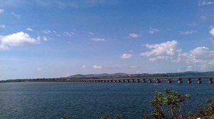 ស្ពាន​កោះកុង ដែល​វិនិយោគ​ដោយ​ក្រុមហ៊ុន លី យ៉ុងផាត់ នៅ​ខេត្ត​កោះកុង ជា​គម្រោង​វិនិយោគ​ឯកជនទី៤ ដែល​ត្រូវរដ្ឋ​ទិញ​យក​មក​គ្រប់​គ្រង​វិញ។