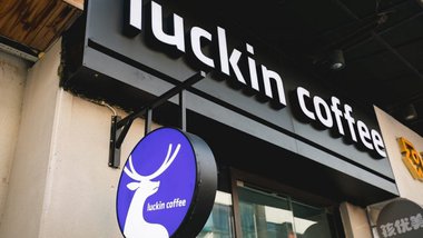 ហាងកាហ្វេចិនដ៏ធំមួយ Luckin Coffee ដែលជាដៃគូប្រជែងរបស់ Starbucks បានដាក់ពាក្យក្ស័យធននៅអាមេរិក