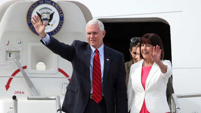 លោក Mike Pence អនុប្រធានាធិបតី​សហរដ្ឋ​អាមេរិក។