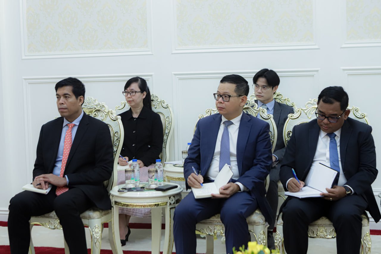 កម្ពុជា- សឹង្ហបុរី