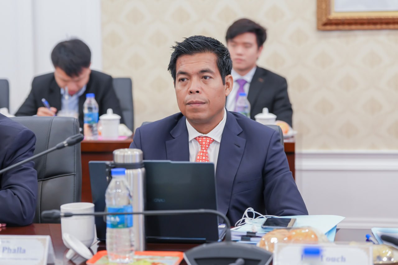 ឯកឧត្តមឧបនាយករដ្ឋមន្ត្រីប្រចាំការ វង្សី វិស្សុត