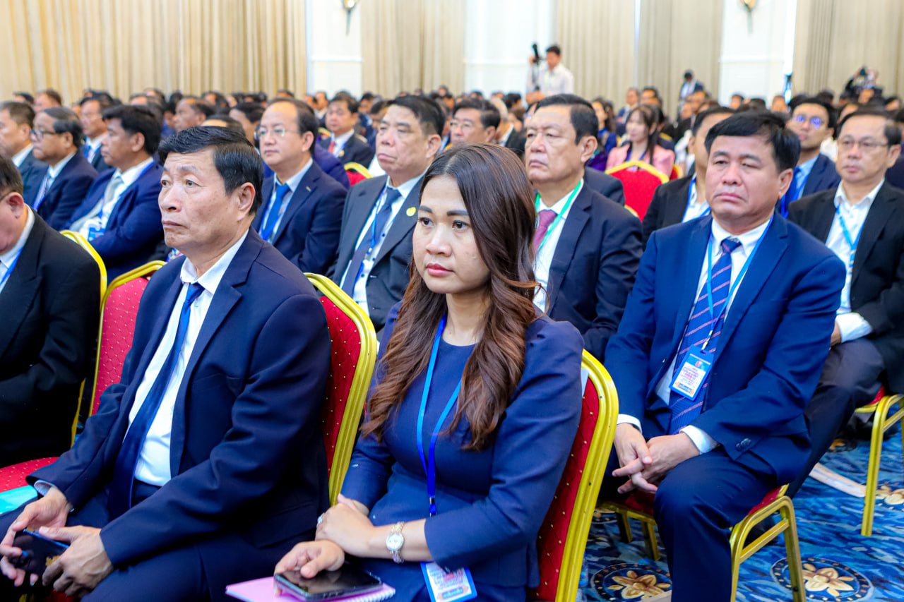 ឯកឧត្តមឧបនាយករដ្ឋមន្រ្តីប្រចាំការ វង្សី វិស្សុត