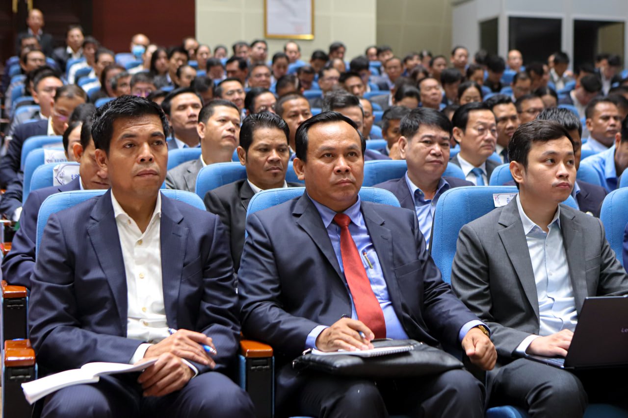 ឯកឧត្តមឧបនាយករដ្ឋមន្រ្តីប្រចាំការ វង្សី វិស្សុត