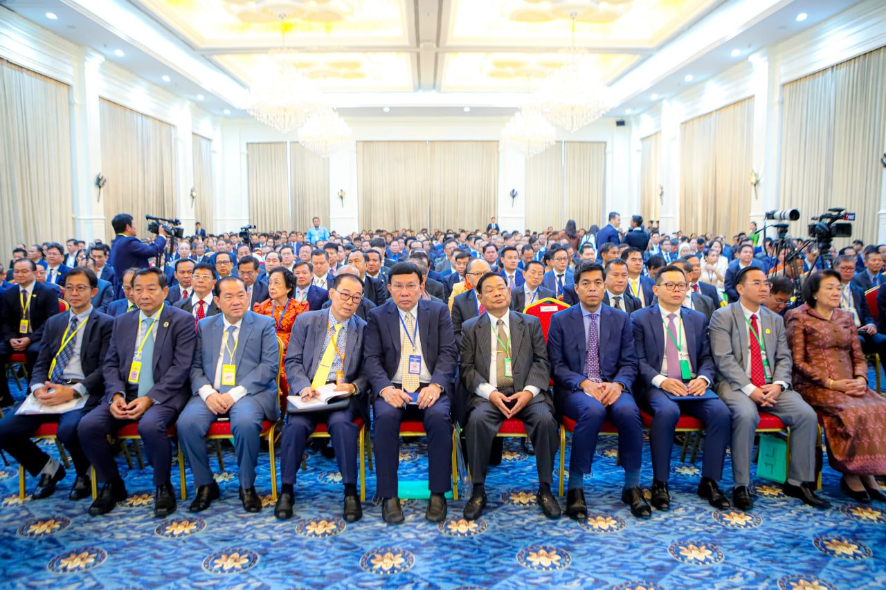 ឯកឧត្តមឧបនាយករដ្ឋមន្រ្តីប្រចាំការ វង្សី វិស្សុត