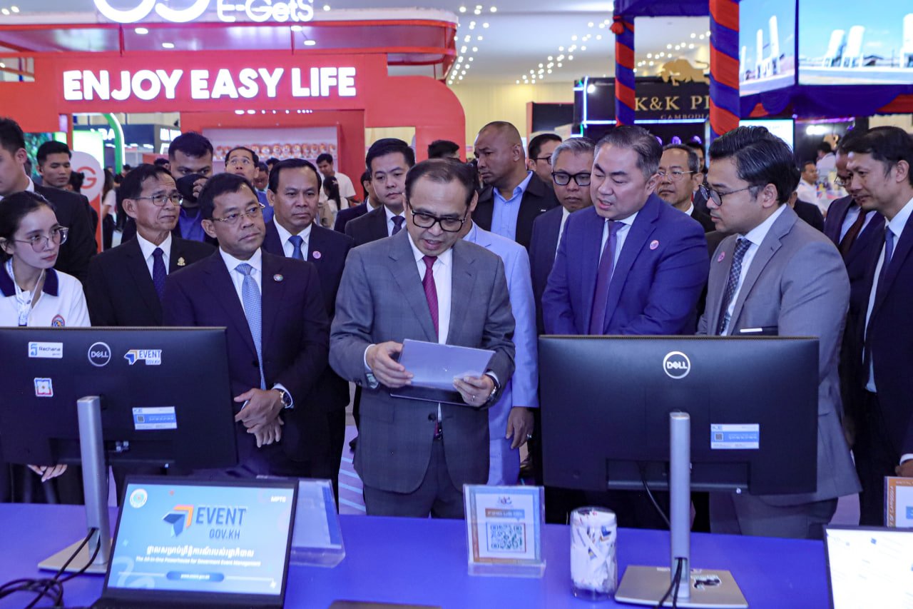 ឯកឧត្តមឧបនាយករដ្ឋមន្រ្តីប្រចាំការ វង្សី វិស្សុត