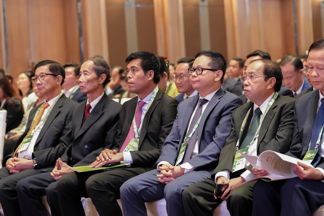 ឯកឧត្តមឧបនាយករដ្ឋមន្រ្តីប្រចាំការ វង្សី វិស្សុត