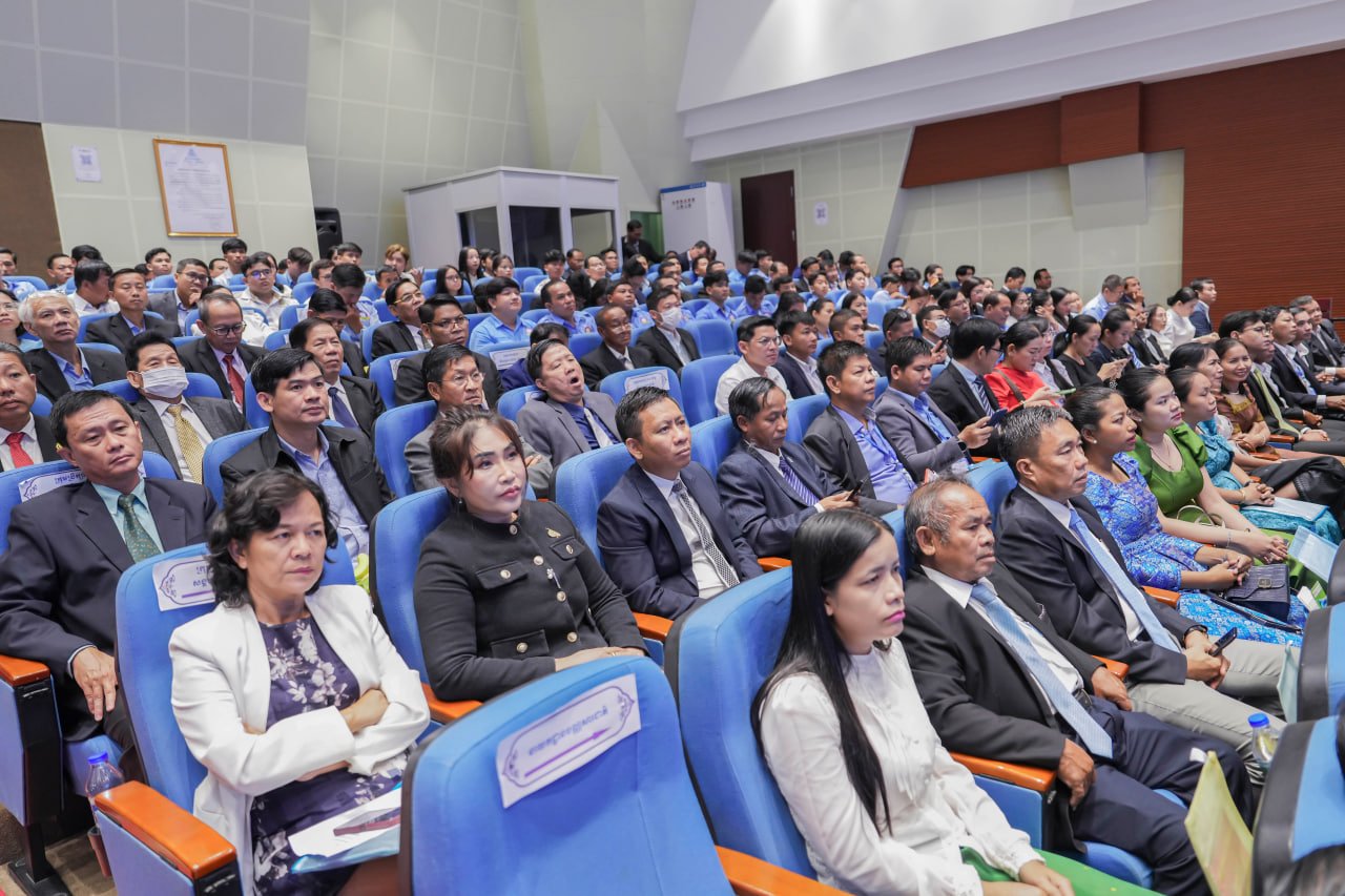 ឯកឧត្តមឧបនាយករដ្ឋមន្រ្តីប្រចាំការ វង្សី វិស្សុត