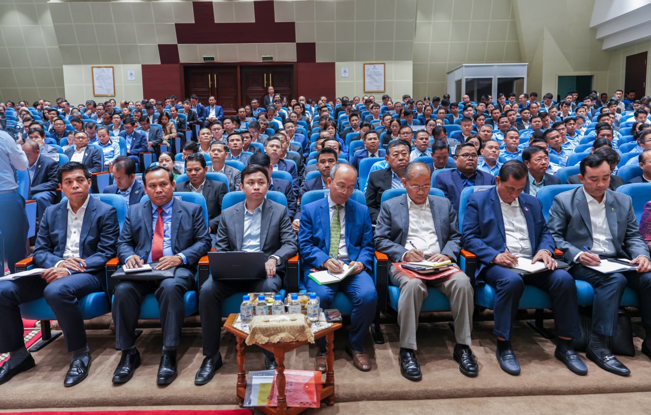 ឯកឧត្តមឧបនាយករដ្ឋមន្រ្តីប្រចាំការ វង្សី វិស្សុត