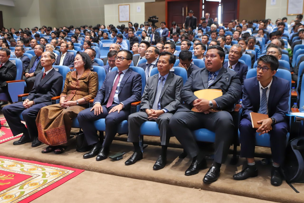 ឯកឧត្តមឧបនាយករដ្ឋមន្រ្តីប្រចាំការ វង្សី វិស្សុត