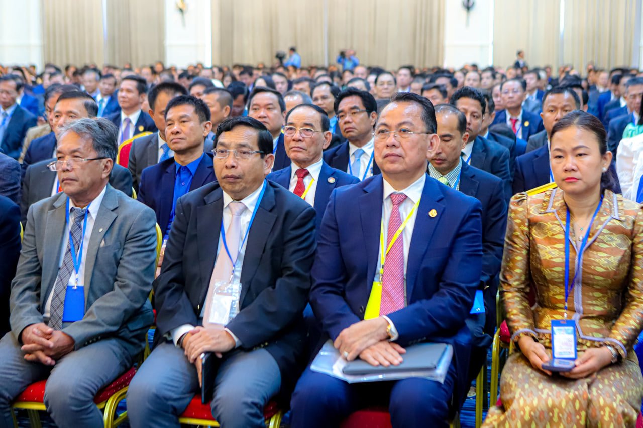 ឯកឧត្តមឧបនាយករដ្ឋមន្រ្តីប្រចាំការ វង្សី វិស្សុត