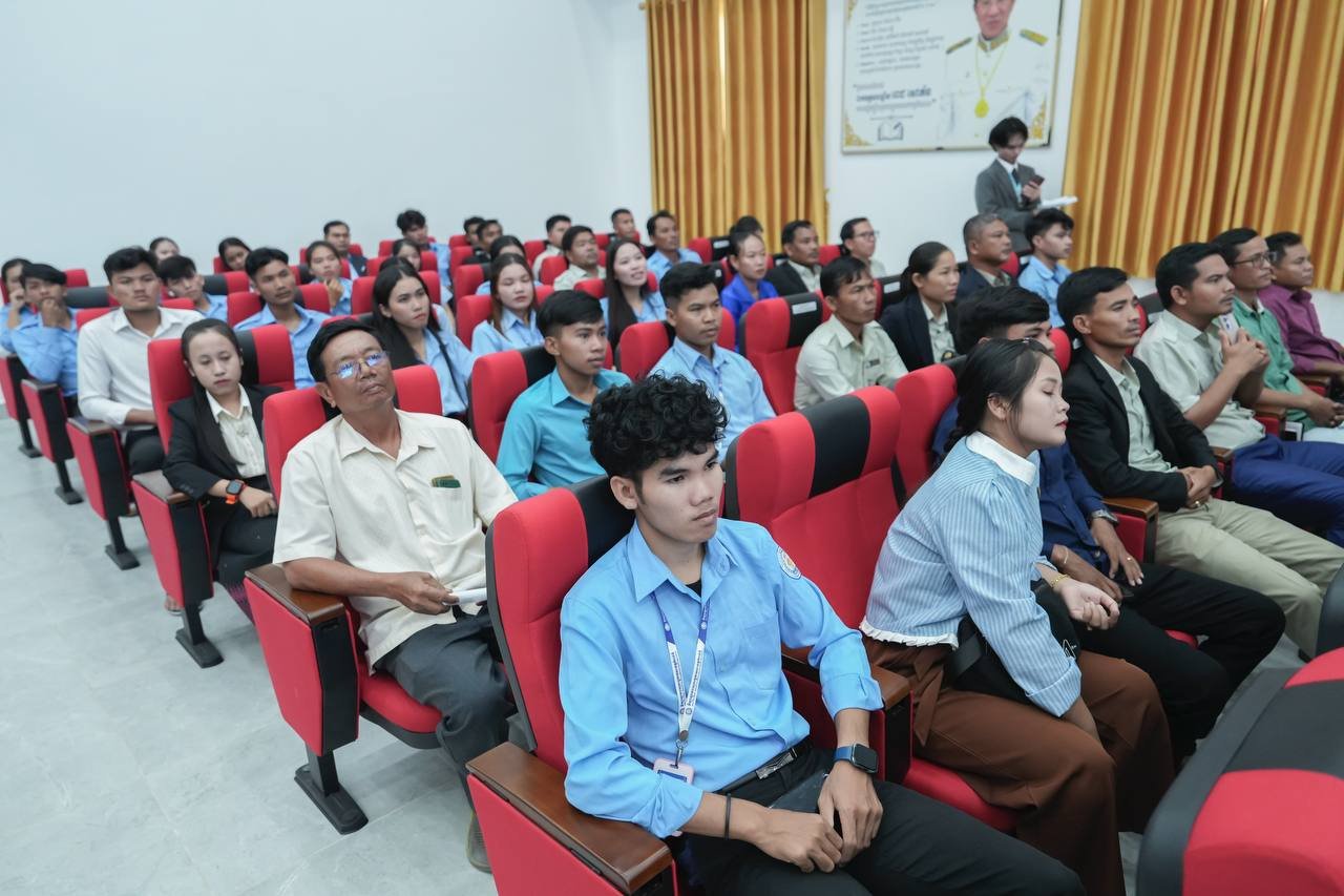 ឯកឧត្ដមឧបនាយករដ្ឋមន្រ្តីប្រចាំការ វង្សី វិស្សុត