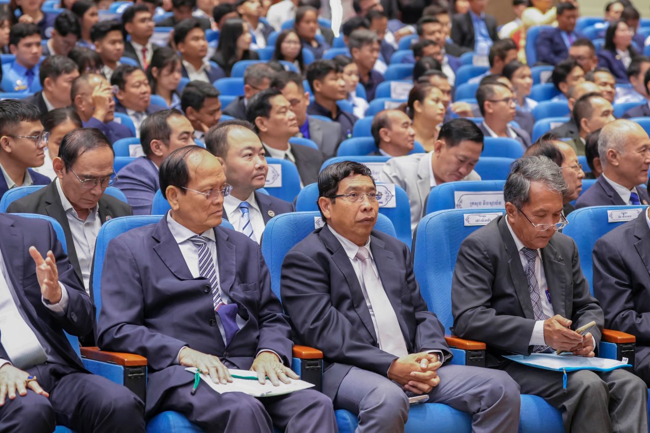 ឯកឧត្តមឧបនាយករដ្ឋមន្រ្តីប្រចាំការ វង្សី វិស្សុត