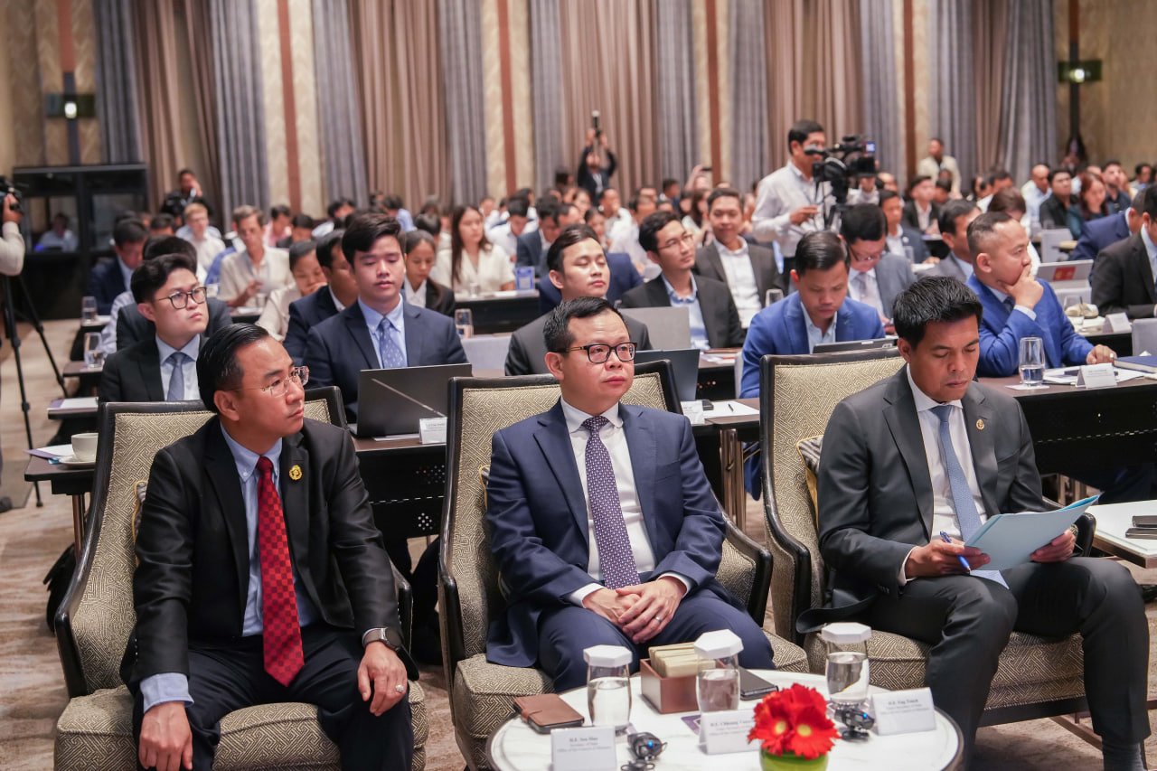ឯកឧត្តម វង្សី វិស្សុត ឧបនាយករដ្ឋមន្ត្រីប្រចាំការ