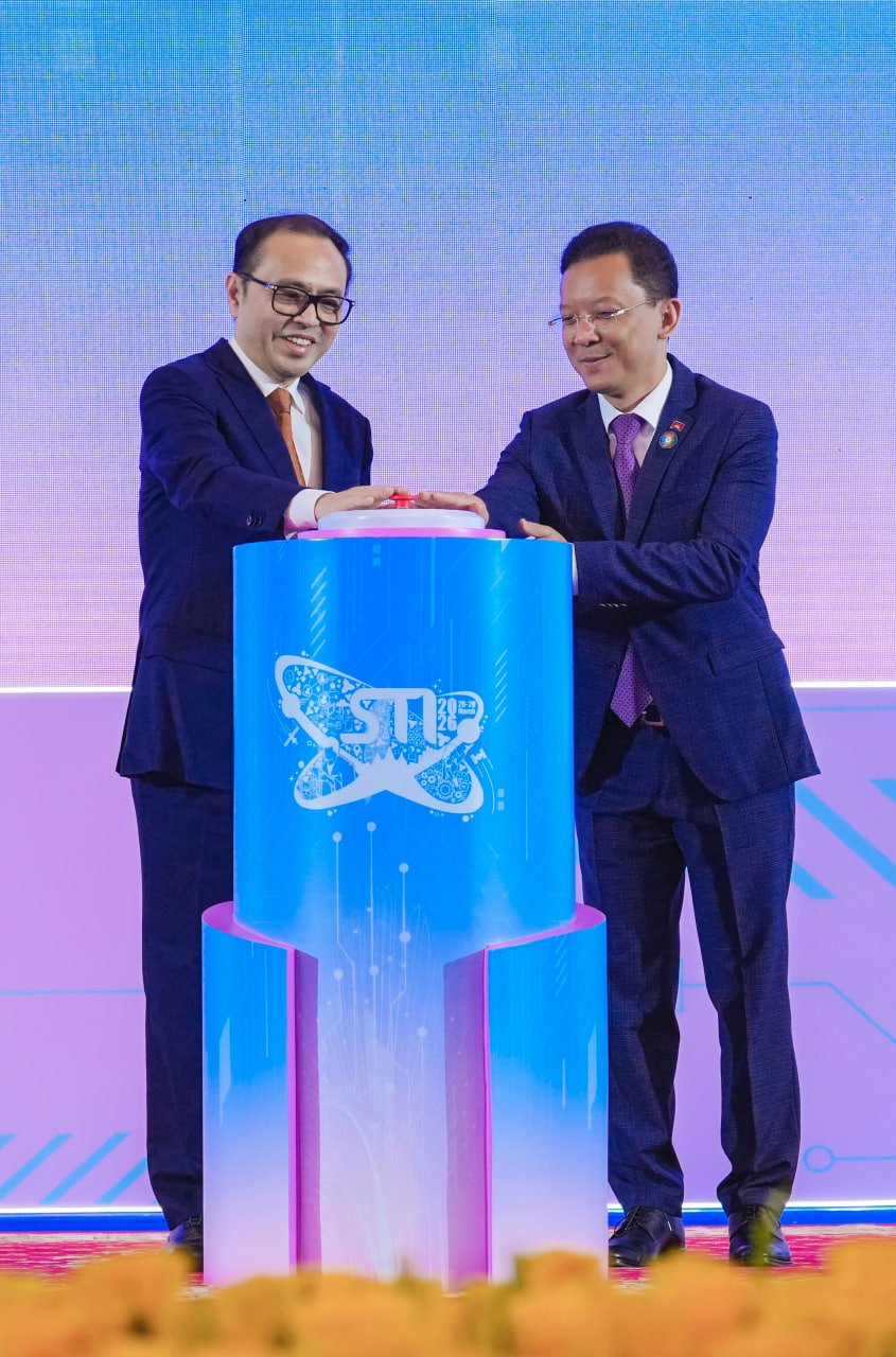 ឯកឧត្តមឧបនាយករដ្ឋមន្រ្តីប្រចាំការ វង្សី វិស្សុត