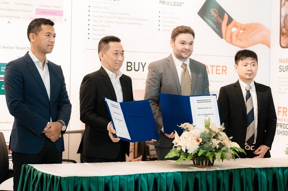 ធនាគារ ប្រ៊ីដ សហការជាមួយផ្សារទំនើប ហោសហ្គូរូ ដើម្បីផ្ដល់ជូនអតិថិជននូវកញ្ចប់សេវាកម្មបង់ប្រាក់ដ៏អស្ចារ្យ