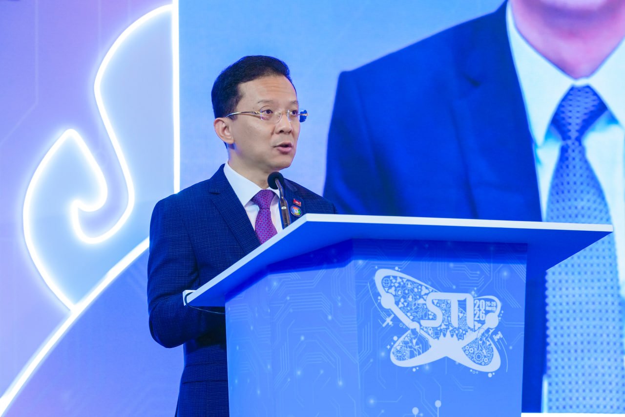 ឯកឧត្តមឧបនាយករដ្ឋមន្រ្តីប្រចាំការ វង្សី វិស្សុត