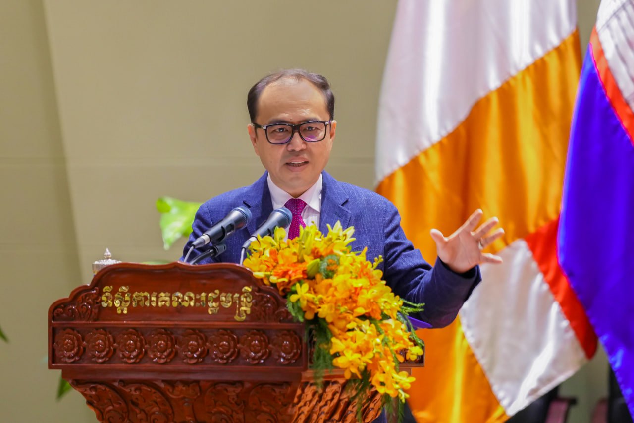 ឯកឧត្តមឧបនាយករដ្ឋមន្រ្តីប្រចាំការ វង្សី វិស្សុត