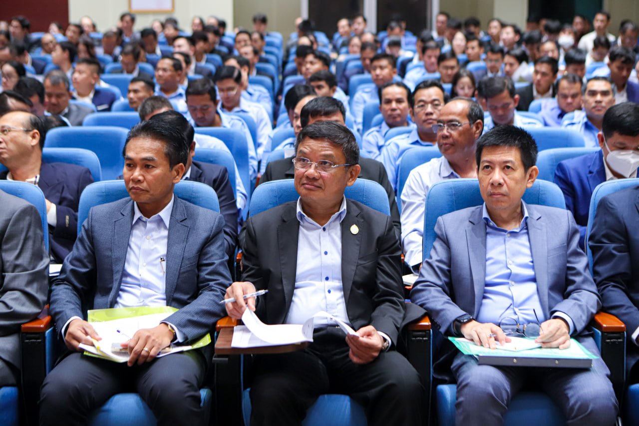 ឯកឧត្តមឧបនាយករដ្ឋមន្រ្តីប្រចាំការ វង្សី វិស្សុត