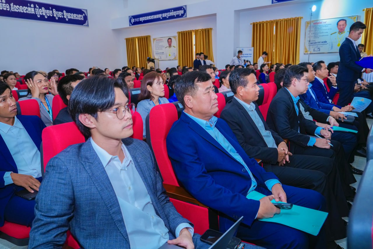 ឯកឧត្ដមឧបនាយករដ្ឋមន្រ្តីប្រចាំការ វង្សី វិស្សុត