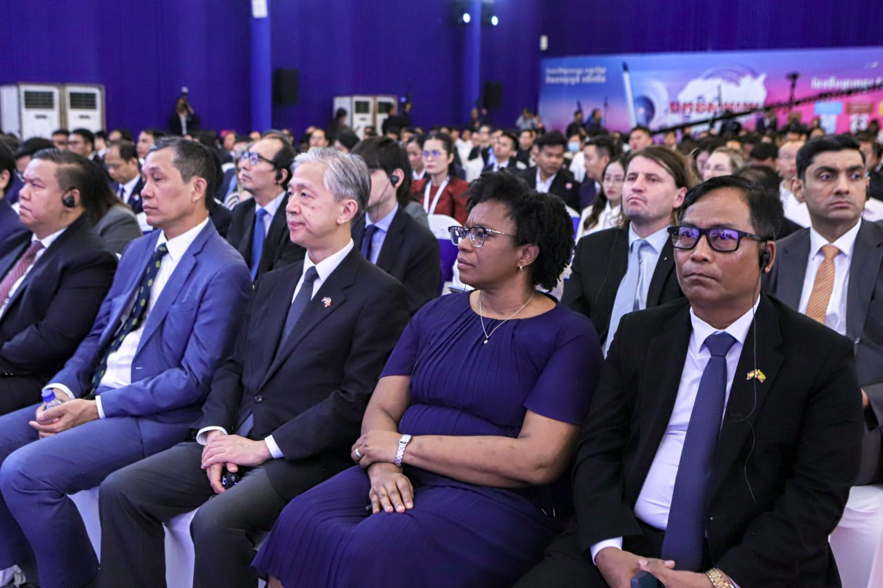 ឯកឧត្តមឧបនាយករដ្ឋមន្រ្តីប្រចាំការ វង្សី វិស្សុត