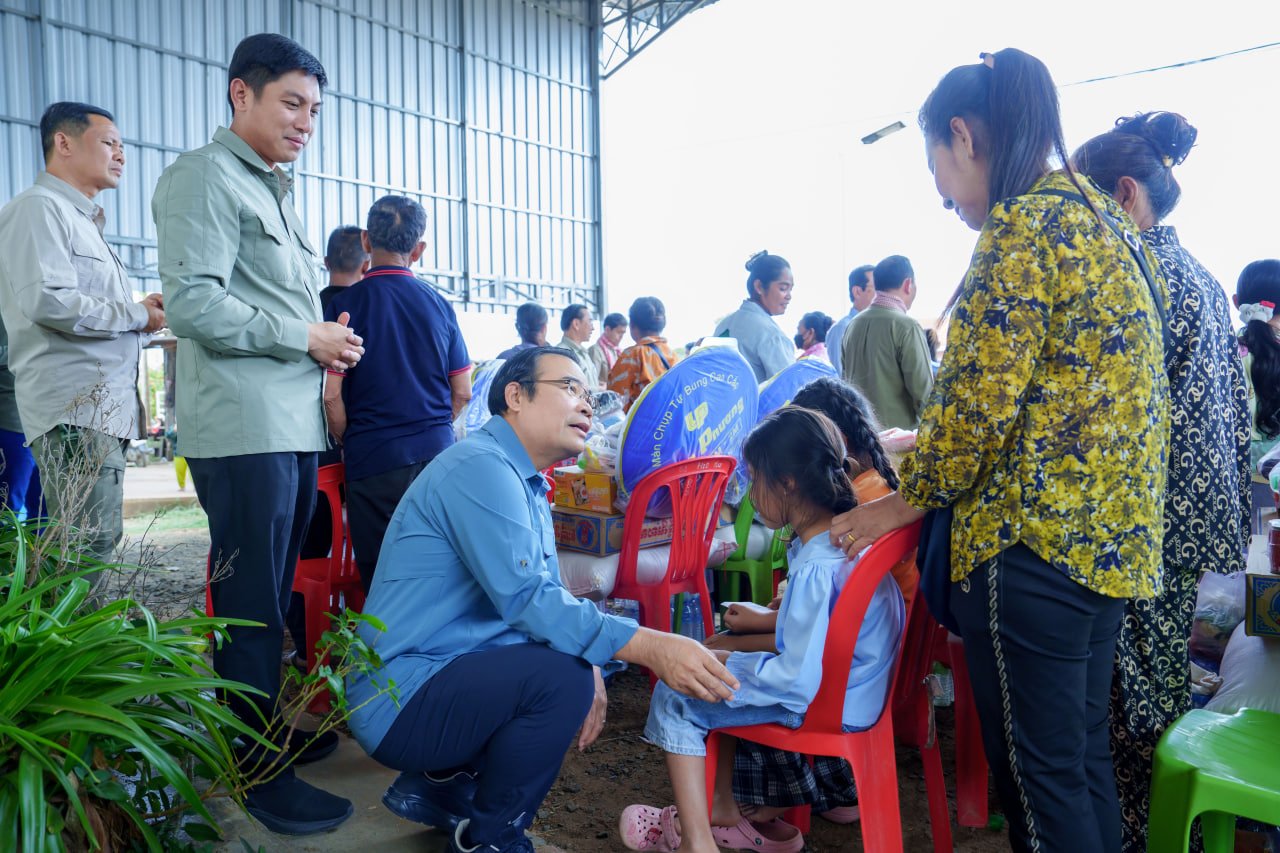 ឯកឧត្តមឧបនាយករដ្ឋមន្រ្តីប្រចាំការ វង្សី វិស្សុត