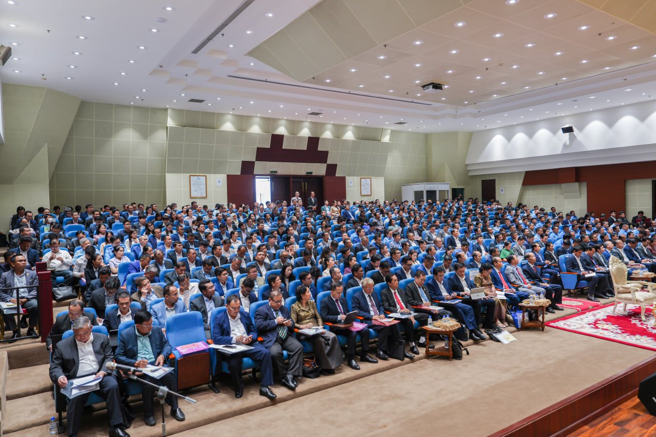 ឯកឧត្តមឧបនាយករដ្ឋមន្រ្តីប្រចាំការ វង្សី វិស្សុត