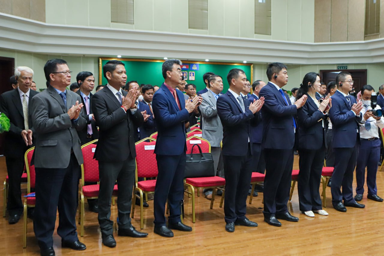 ឯកឧត្តមឧបនាយករដ្ឋមន្ត្រីប្រចាំការ វង្សី វិស្សុត