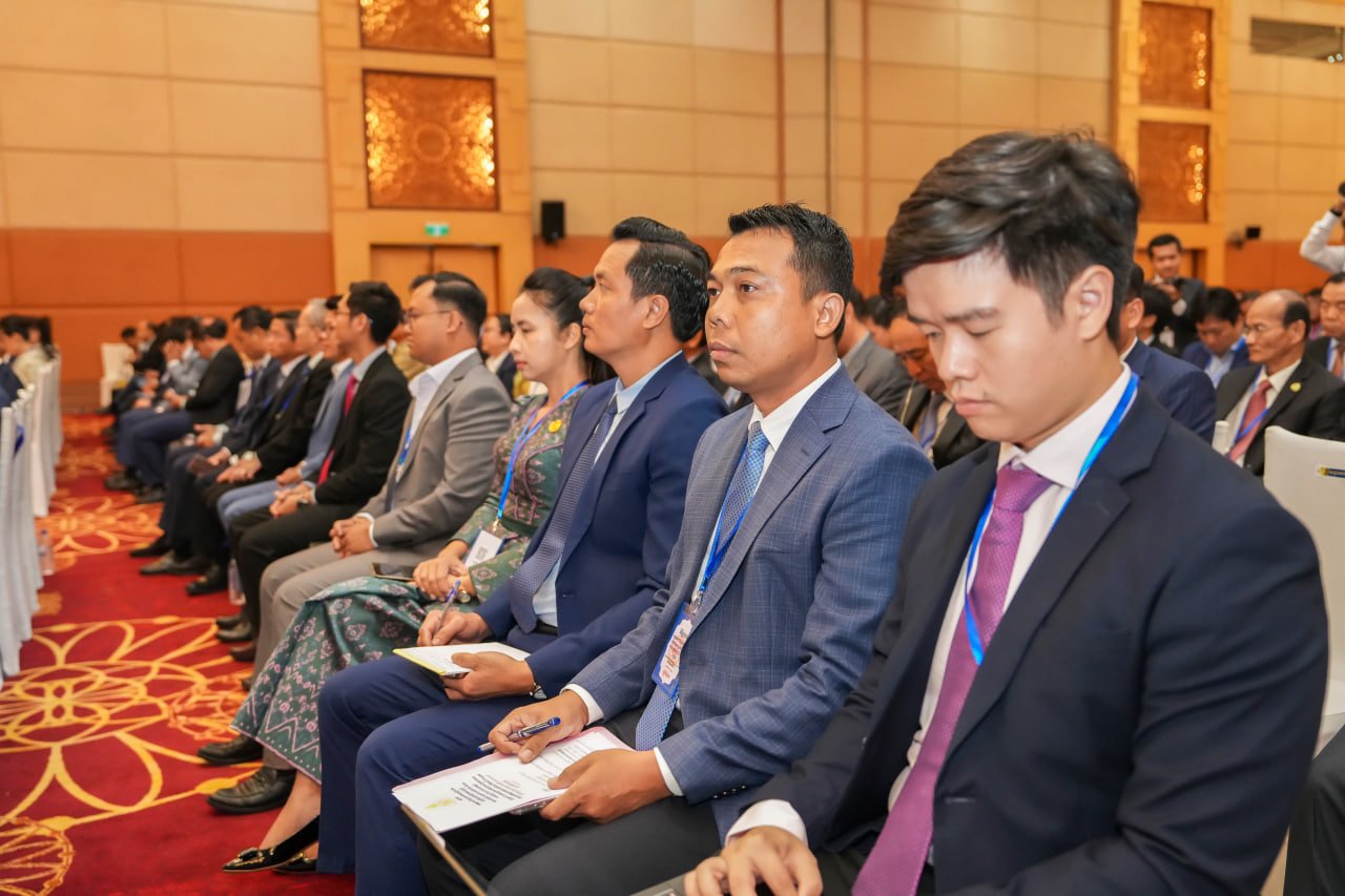 ឯកឧត្ដមឧបនាយករដ្ឋមន្រ្តីប្រចាំការ វង្សី វិស្សុត