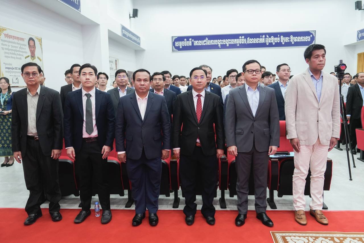 ឯកឧត្ដមឧបនាយករដ្ឋមន្រ្តីប្រចាំការ វង្សី វិស្សុត