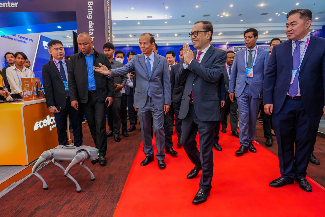 ឯកឧត្តមឧបនាយករដ្ឋមន្ត្រីប្រចាំការ វង្សី វិស្សុត