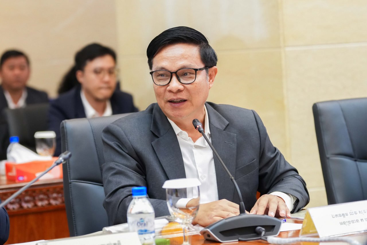 ឯកឧត្តមឧបនាយករដ្ឋមន្រ្តីប្រចាំការ វង្សី វិស្សុត